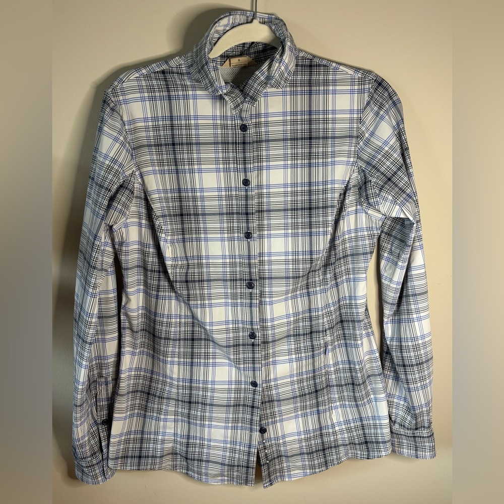 Duluth Trading Company women's plaid button up fishing shirt with adjust sleeve